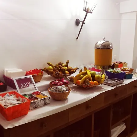 Готель Marisa 2*